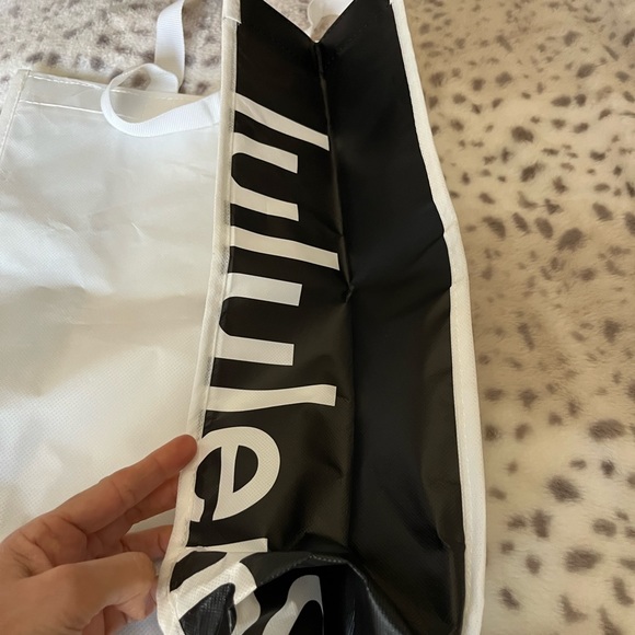 Lululemon athletic bag - Picture 3 of 3